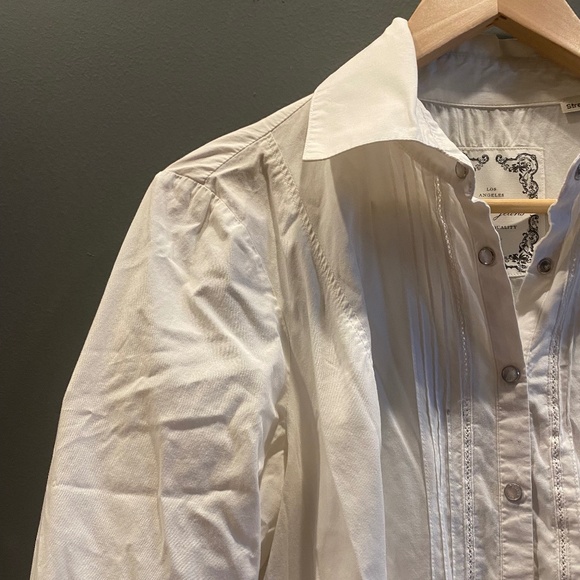 Women's Button-down Shirt Size Medium - Picture 2 of 6